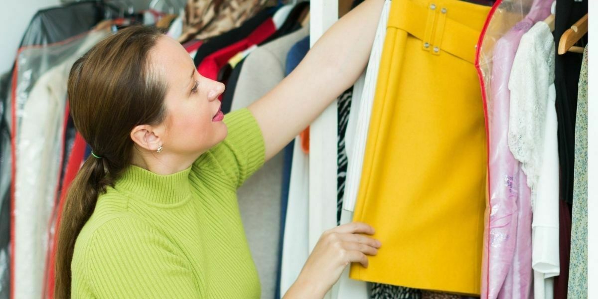 How do you get Clothes & Carpet Moths?